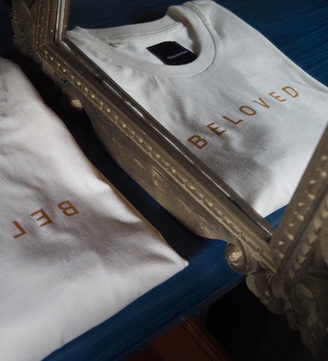 Classic T-Shirt (silberner / goldener Aufdruck)