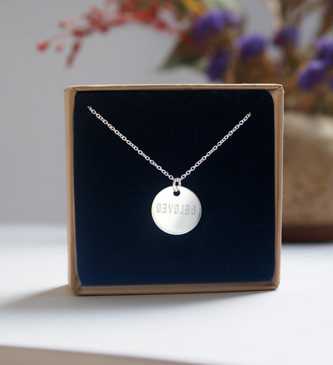 Silberkette mit gravierter Scheibe