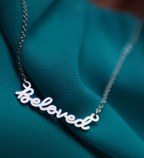 Kette in BELOVED Schreibschrift