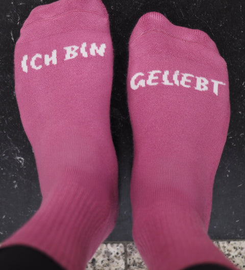 Tennis-Socken "ICH BIN GELIEBT" (Spende an Mission Freedom e.V.)